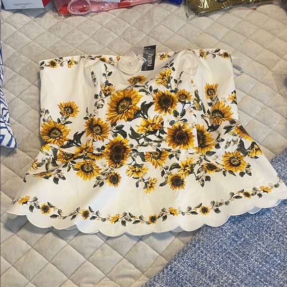 White House Black Market Tops - White House Black Market Floral Elegance Sunflower Blouse